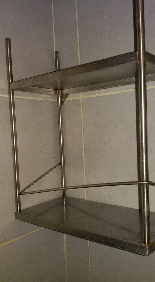 Meuble de salle de bain pour produit de douche