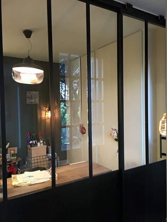 Verrière chambre,séparation entre le couloir et la chambre.